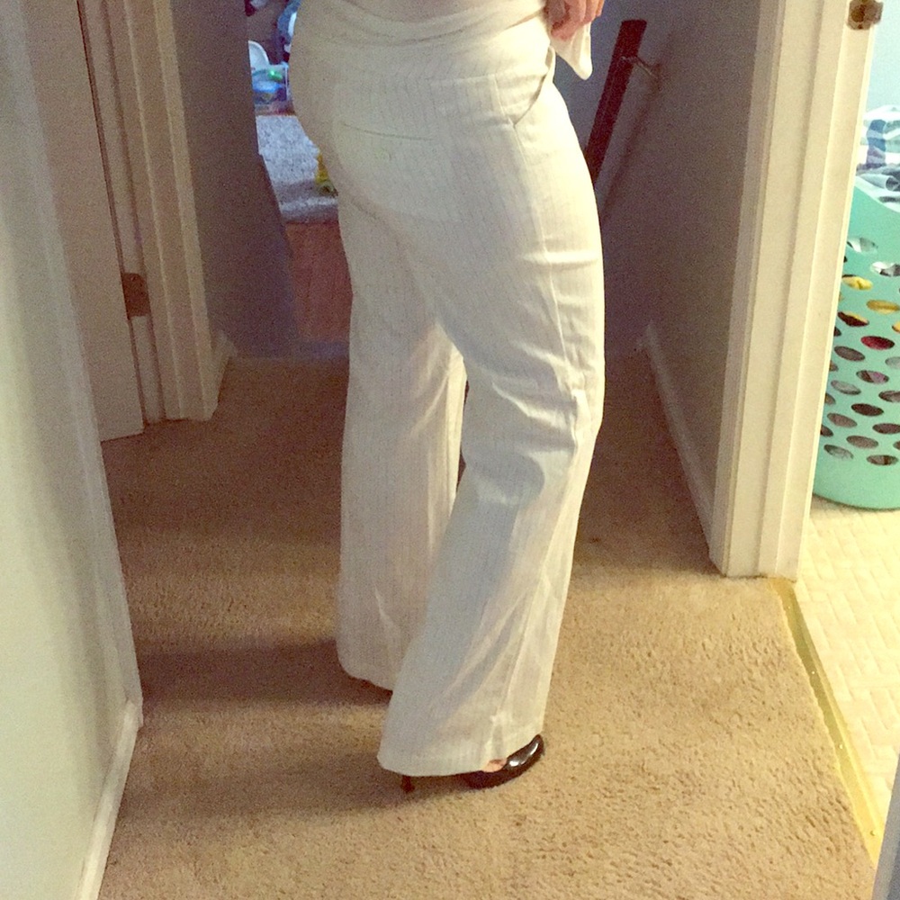 Express wide leg Editor in white w/ pin stripes